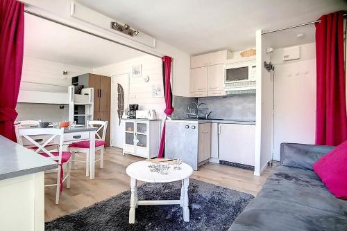 Résidence Les Lauzes - Appartement rénové · Départ et retour ski aux pieds · MAE-1444