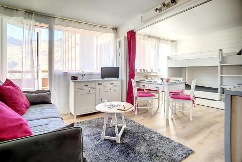 Résidence Les Lauzes - Appartement rénové · Départ et retour ski aux pieds · MAE-1444