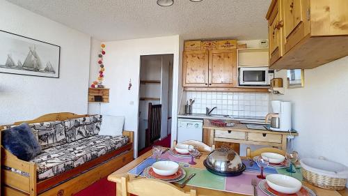 Résidence Boedette A - Appartement duplex · Départ et retour skis aux pieds · Balcon vue montagne MAE-2244