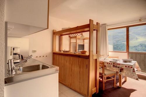 Résidence Sarvan - Appartement lumineux · Départ et retour skis aux pieds · Balcon MAE-2494
