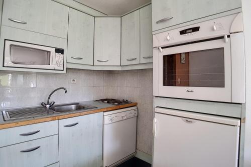 Résidence Caron - Appartement spacieux · Pied des pistes · Balcon MAE-3014