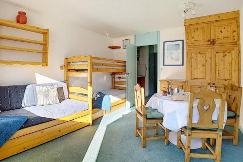 Résidence Aravis - Studio fonctionnel · Départ et retour skis aux pieds · Balcon MAE-3374