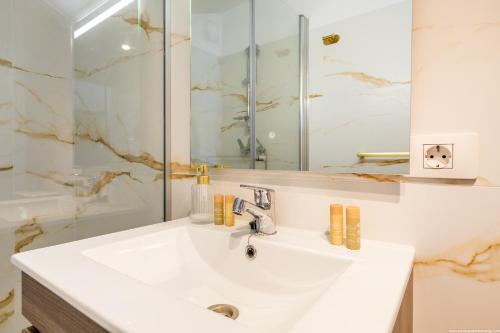 327 Parque Santiago II, sea view, 2 bedroom, 2 bathroom, wifi