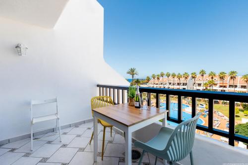 327 Parque Santiago II, sea view, 2 bedroom, 2 bathroom, wifi