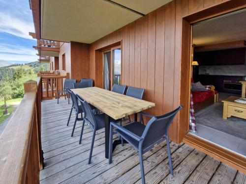 Résidence Roselend - Grand 4 pièces offrant de belles surfaces situé dans une résidence au village du chantel ,proche des pistes et avec piscine MAE-8204
