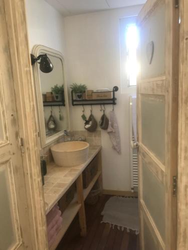 A 15 min à pied du Circuit des 24h00 du Mans Chambre #1 Parking-Garage