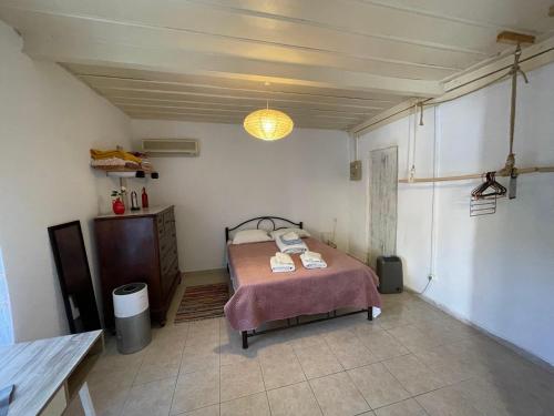 Corfu Central Apartment Sleeps 3 with Patio