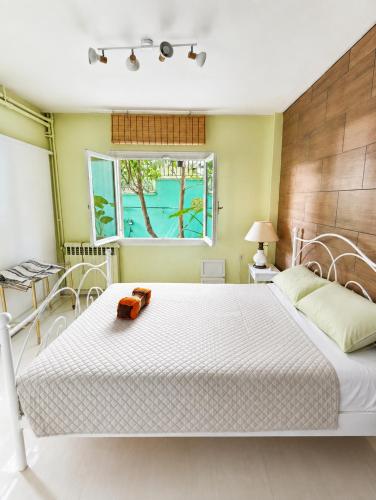 Spacious 2BR Boho Zen House with Private Garden
