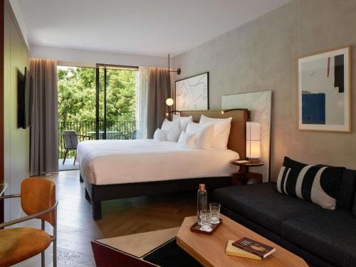 Chambre Lit King-Size Exécutive avec Canapé-Lit et Balcon 