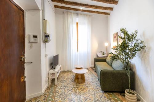 22ARA1105 - 3BR flat in the City Center