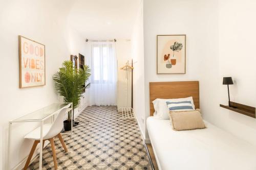 22ARA1105 - 3BR flat in the City Center
