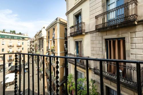 22ARA1105 - 3BR flat in the City Center