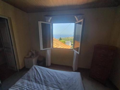 Private room with en-suite and private access
