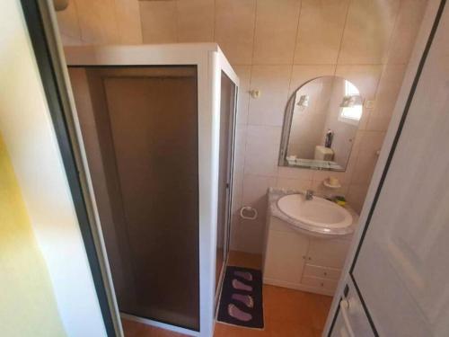 Private room with en-suite and private access