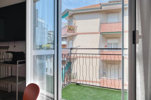 1-BR Navigli View - Central Milan - AC - Top Floor
