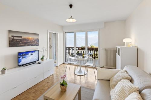 Charmant studio avec superbe vue et balcon