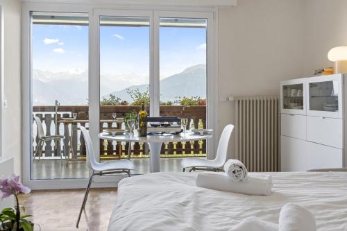 Charmant studio avec superbe vue et balcon