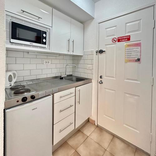Pool View Studio Apartment Ref C015