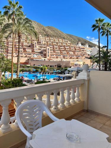 Pool View Studio Apartment Ref C015