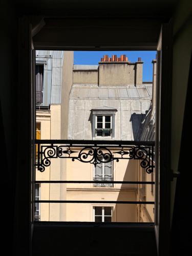Central Cozy Apartment Near Marais