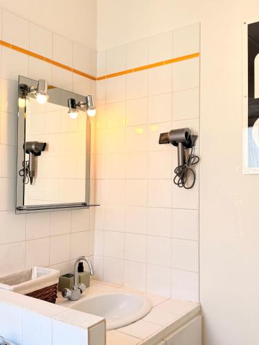 Central Cozy Apartment Near Marais