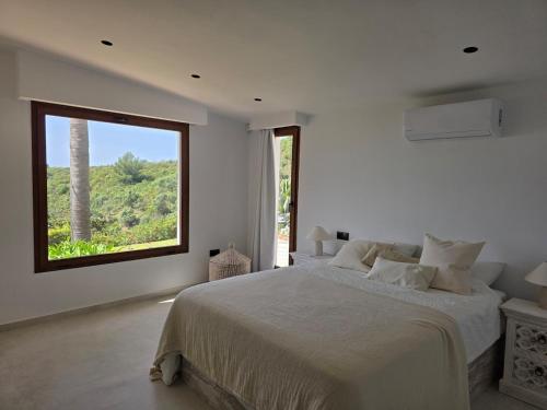 Villa Harmonie Luxury Retreat with Pool