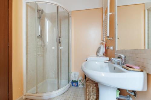 GuestHost - Comfy Apartment near MM1