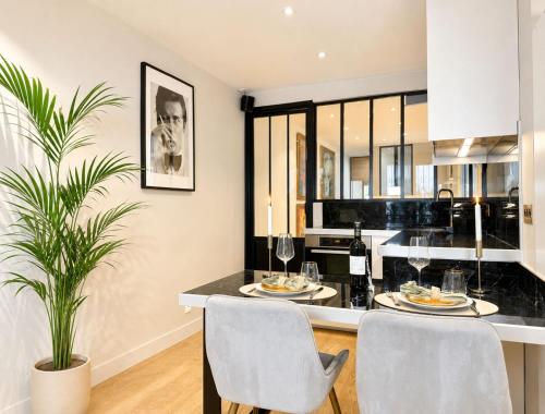 Spacious flat for 4 - Eiffel Tower