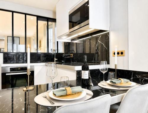 Spacious flat for 4 - Eiffel Tower