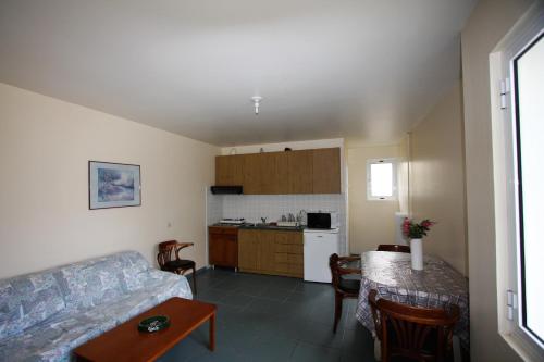Gallery image of Miloi Rooms and Apartments in Míloi