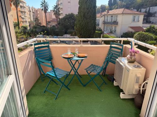 Joelle & Marc Nice 2 bedrooms apartment, near beach, AC, parking lot