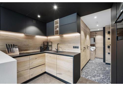Premium Ski-In Out apartment with Views