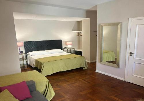Manetti Rooms