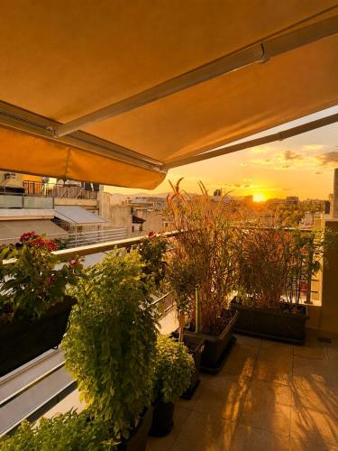Luxury Apartment with wirlpool above Kesariani, Athen