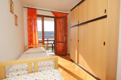 Apartments by the sea Pag - 9355