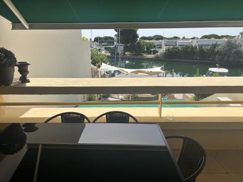 Marina 1