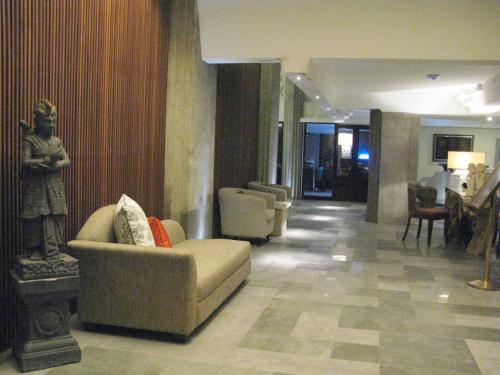 Ruang duduk di Anshel Hotel Seminyak
