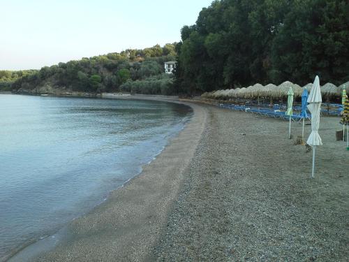 Beachfront home for 8, Kalifteri Beach, Afissos