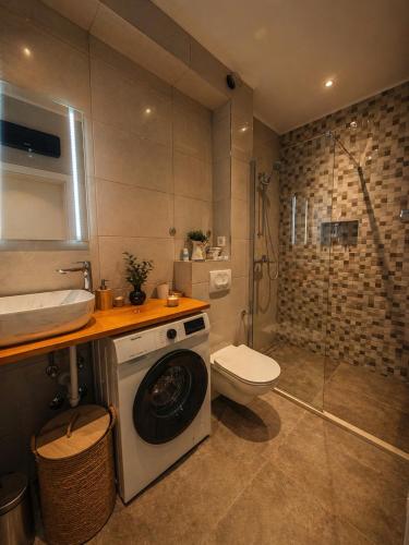 Karlo - Very Cozy accommodation with Balcony & free parking