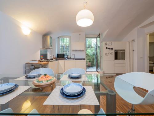Cozy 1BR with Garden in Central Milan