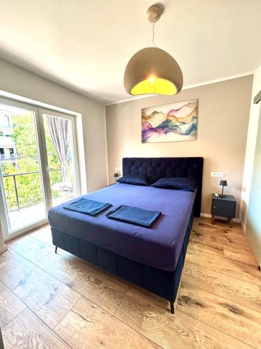 City 3 bedroom beach apartment with parking