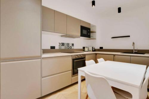 Beautiful - apartment near Bastille L001