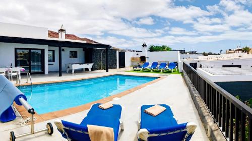 Villa Neptuno with private pool, sea view, Smart-TV free Wifi