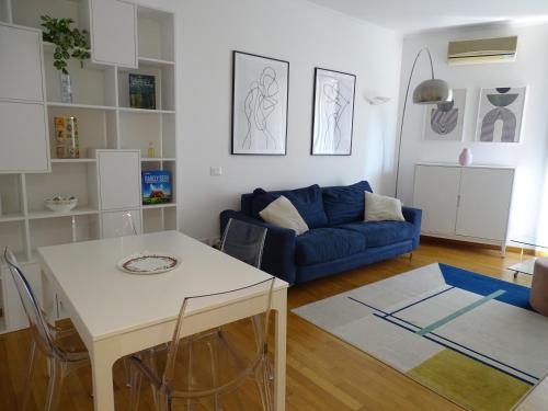 Bocconi Sweet Apt - Balconies - 15 min from the Center