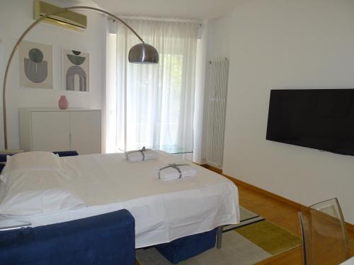 Bocconi Sweet Apt - Balconies - 15 min from the Center
