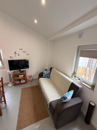 Sandowav – Modern Apartment Steps from the Beach