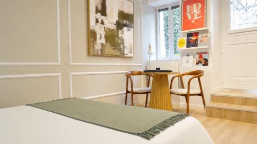 Charming Studio with Terrace near Eiffel Tower