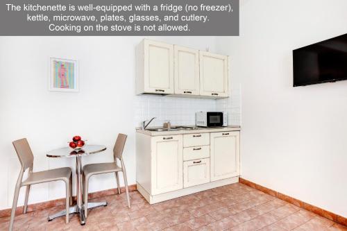 Love Nest, Studio Apartment, 5 min Walk to Florence Central Rail Station SMN