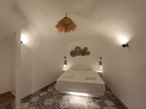 Cycladic Center Economy Rooms