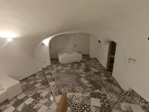 Cycladic Center Economy Rooms